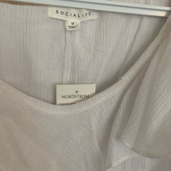 SOCIALITE gorgeous M long sleeve blouse - Picture 2 of 2